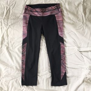Free2B spandex capri workout leggings SMALL